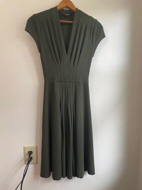 Trashy Diva by Candace Gwinn Olive Green V-Neck Cap Sleeve Midi Jenny Dress Sz 4